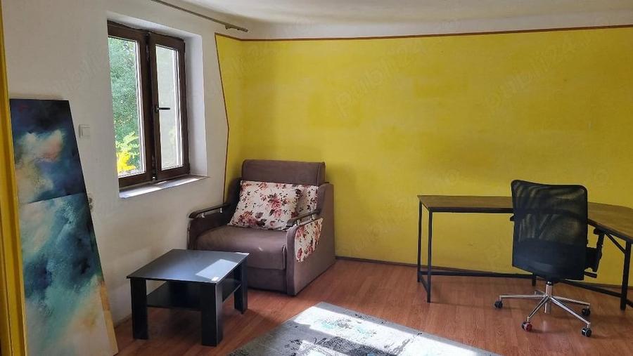 Casă cu 3 camere cu Teren 2000 Mp în Central