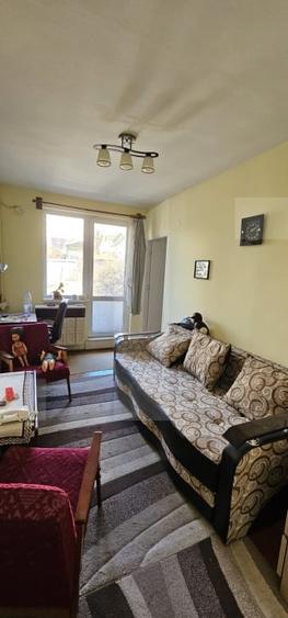 Apartament cu 4 camere semidecomandat în Simeria