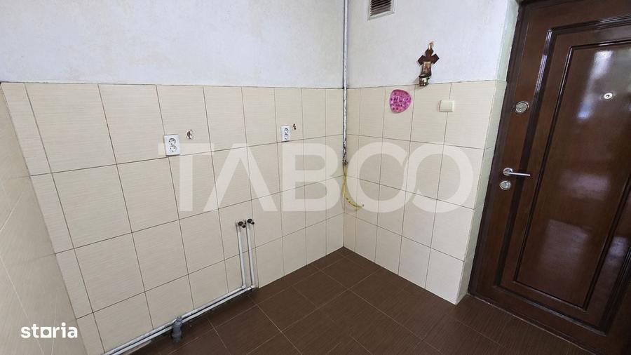 Garsoniera de vanzare de renovat 26mp in zona Terezian Sibiu - 2