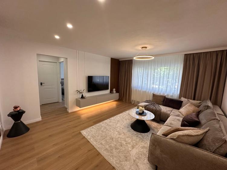 Apartament cu 2 camere semidecomandat, mobilat în Calea București