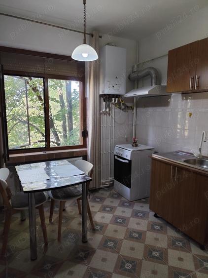 Garsonieră decomandată în Central