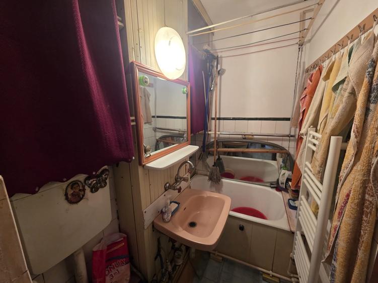 Apartament cu 3 camere în Alexandru cel Bun