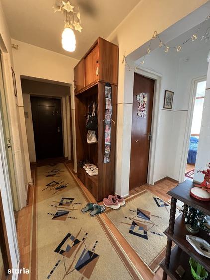 Apartament cu 3 camere în Trivale