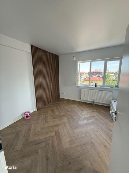 Apartament cu 3 camere decomandat în Păcii