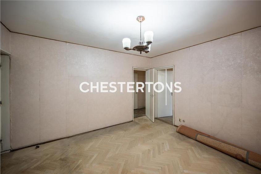 Apartament cu 3 camere semidecomandat în Gara de Nord