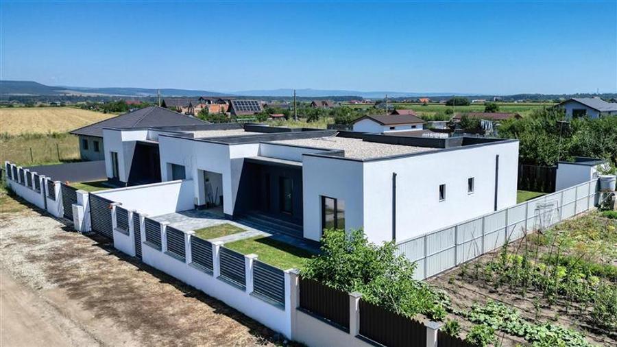 Casă cu 4 camere cu Teren 500 Mp în Hărman