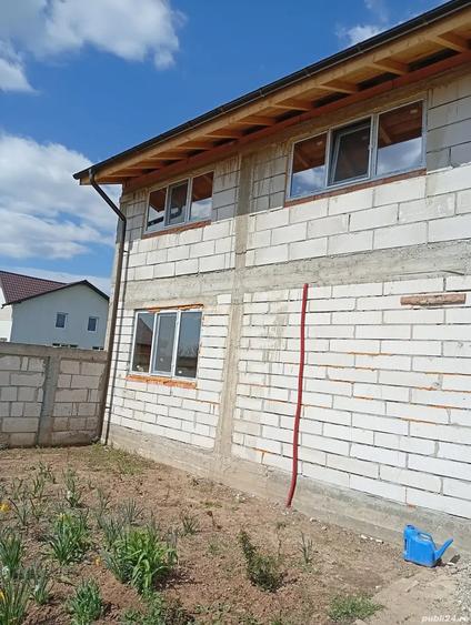Casă cu 4 camere cu Teren 538 Mp în Priseaca