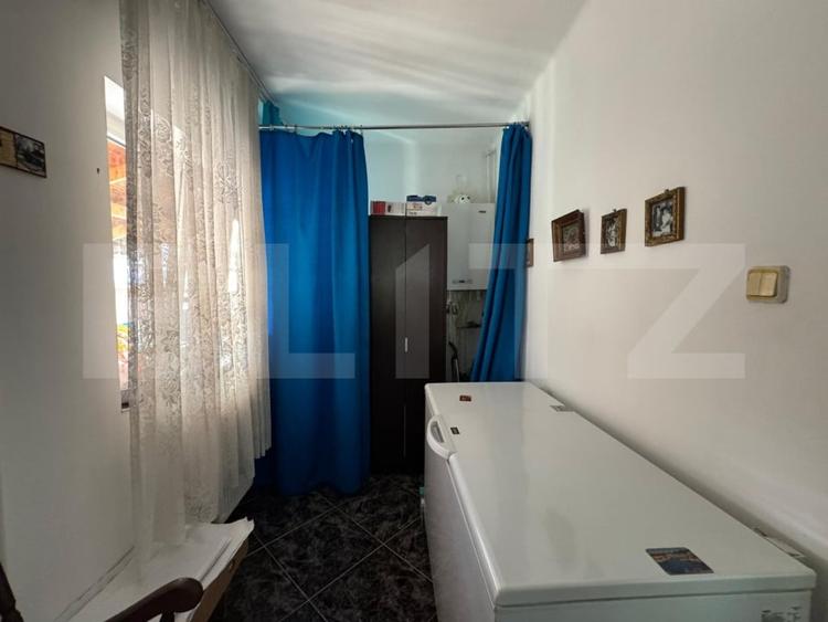 Casă individuală cu 6 camere cu Garaj în Șoimuș