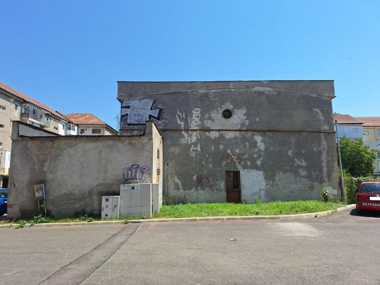 Spațiu industrial, de 640 mp, în Ștrand