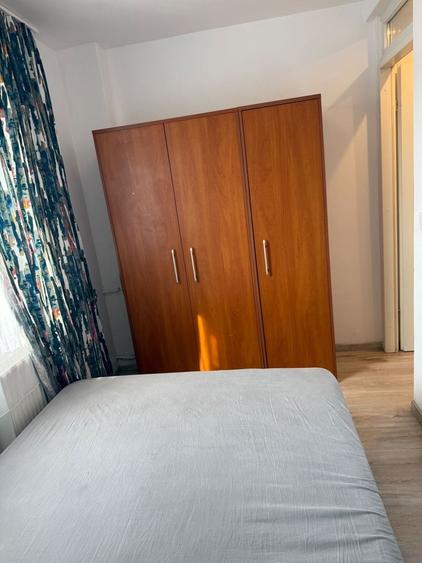 Apartament cu 2 camere semidecomandat în Aradului