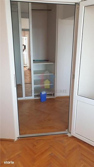 Apartament cu 3 camere decomandat în Central