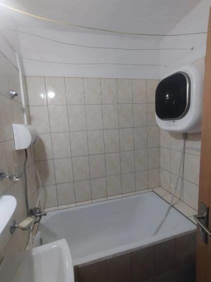 Garsonieră decomandată în Baza 3