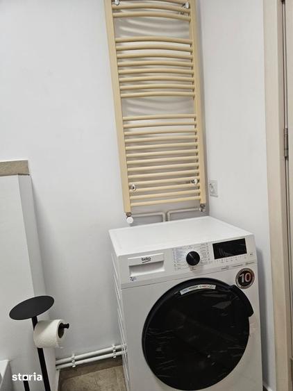 Apartament cu 3 camere decomandat în Astra