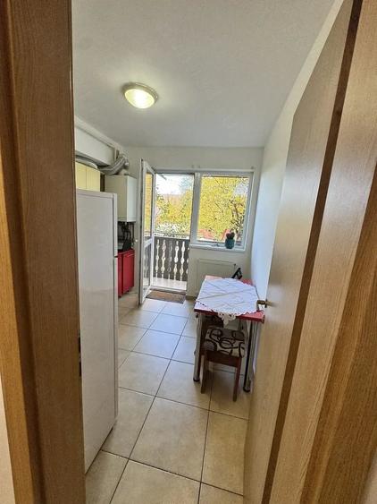 Garsonieră decomandată în Central