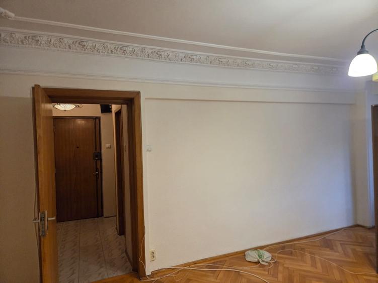 Apartament cu 3 camere semidecomandat, mobilat în Cotroceni