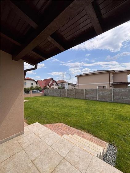 Duplex cu 5 camere cu Canalizare în Moșnița Nouă