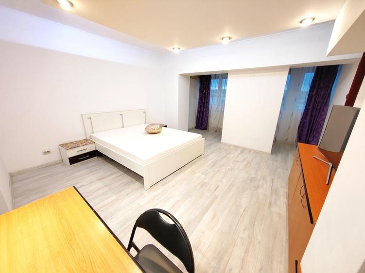 Apartament cu 2 camere decomandat în Nicolina