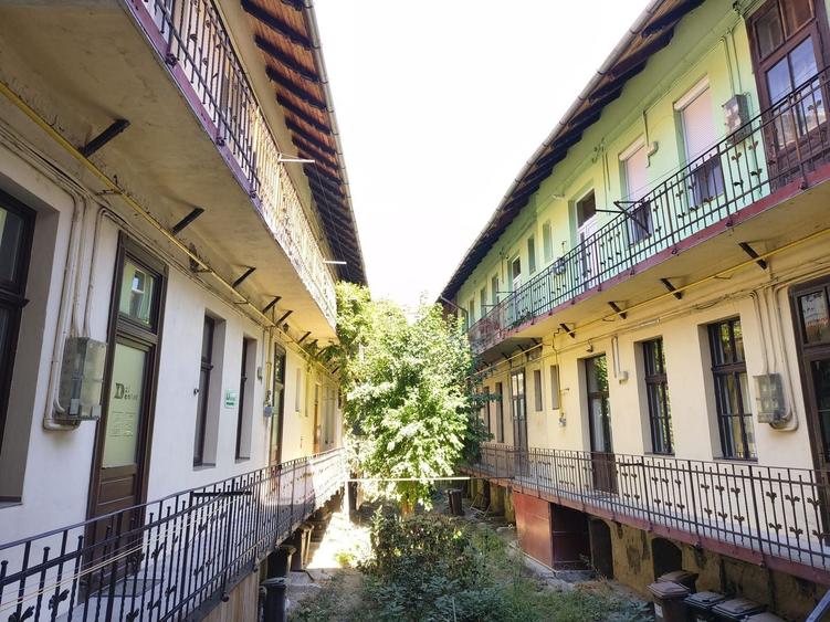 Apartament cu 2 camere semidecomandat în Central
