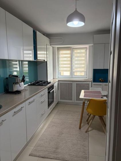 Apartament cu 3 camere, mobilat în 13 Septembrie