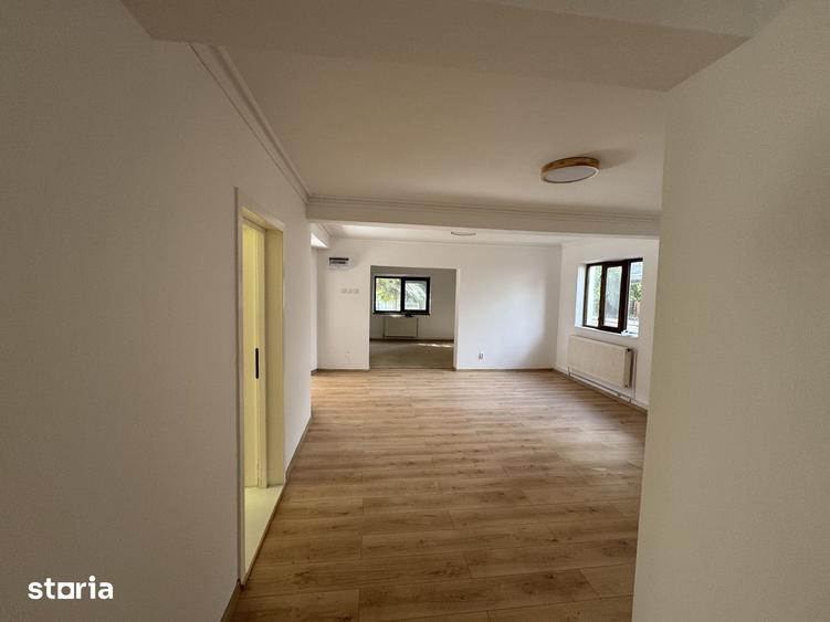 Casă cu 4 camere cu Teren 1000 Mp în Holboca