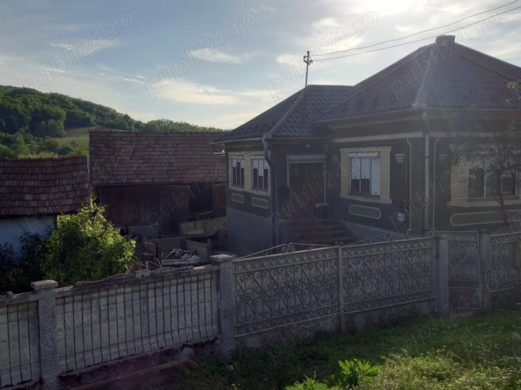 Casă cu 3 camere cu Teren 1000 Mp în Rusu de Sus