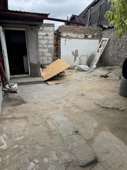 Casă cu 3 camere în Central