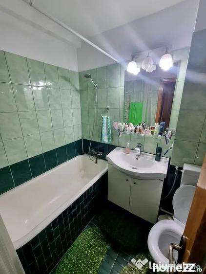 Apartament cu 3 camere semidecomandat în Peninsula