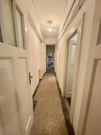 Apartament cu 3 camere semidecomandat în Cișmigiu