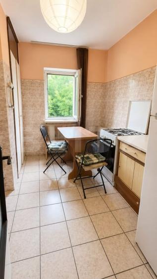 Apartament cu 2 camere semidecomandat, mobilat în Kiriac