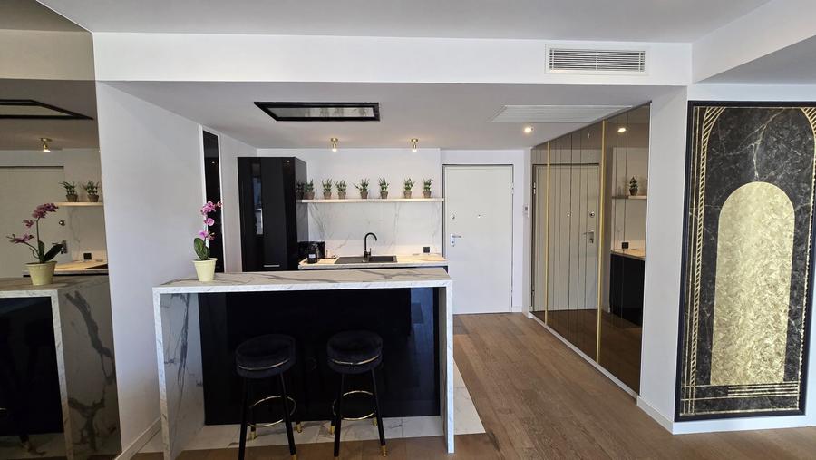 Apartament cu 2 camere semidecomandat, mobilat în Aviației