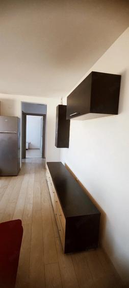 Apartament cu 3 camere semidecomandat în Lipovei