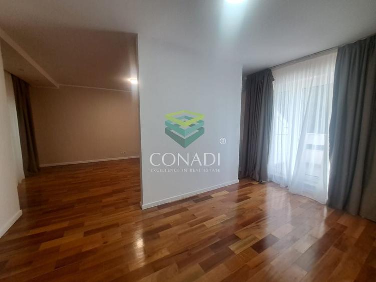 Duplex cu 8 camere cu Canalizare în Iancu Nicolae