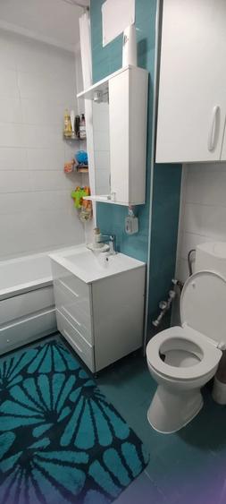 Apartament cu 3 camere decomandat în Tomești