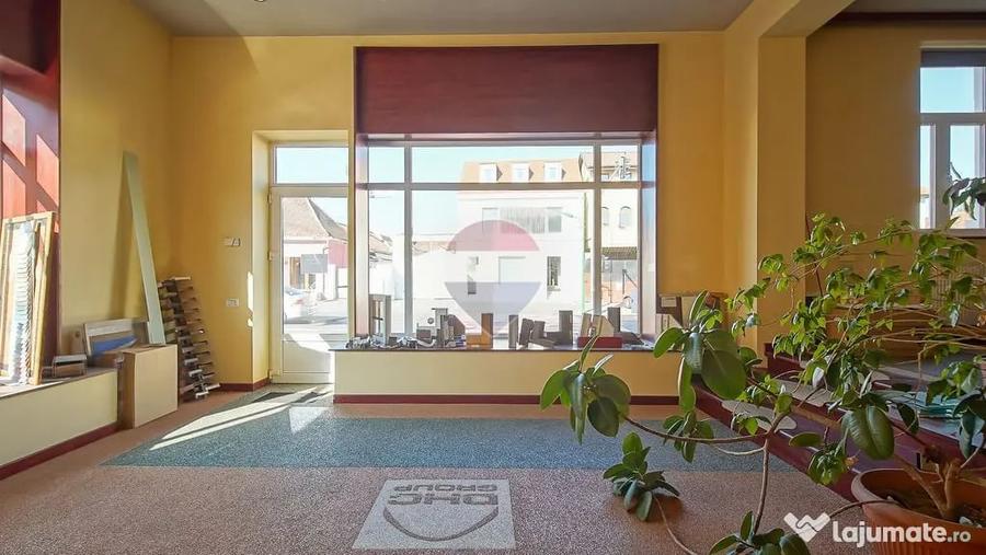Spațiu comercial, de 120 mp, în Central