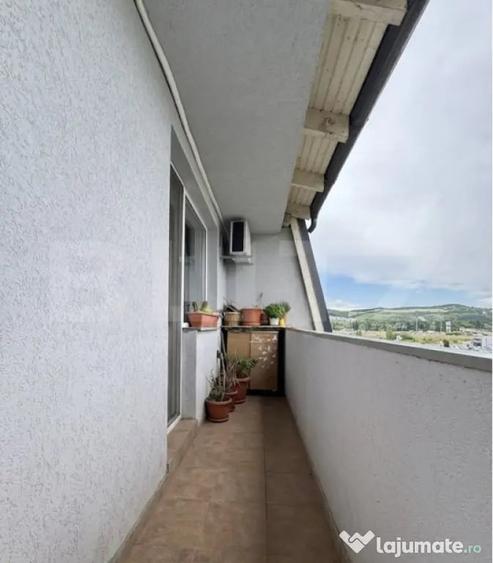 Apartament spatios, 3 camere, 64 mp, balcon, langa VIVO - 1