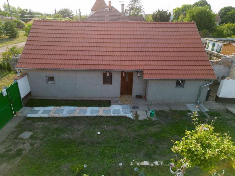 Casă individuală cu 3 camere cu Canalizare în Turnu