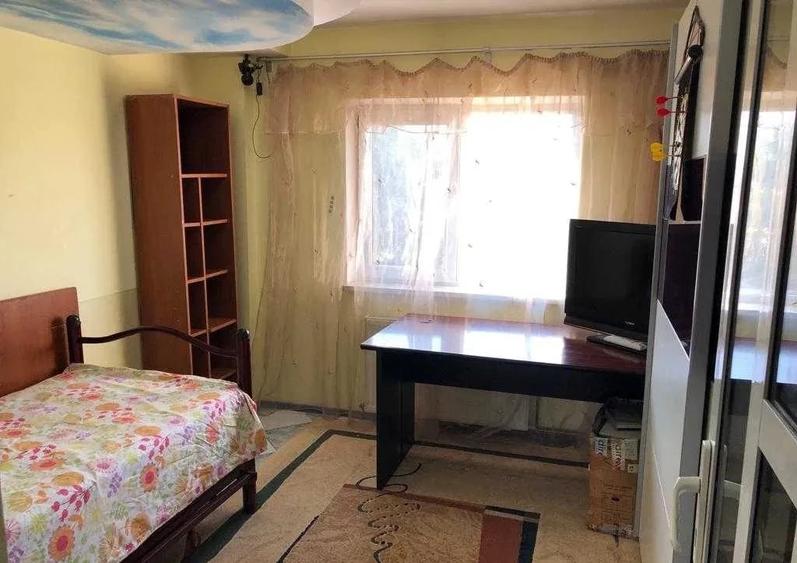 Apartament cu 3 camere decomandat, mobilat în Brătianu
