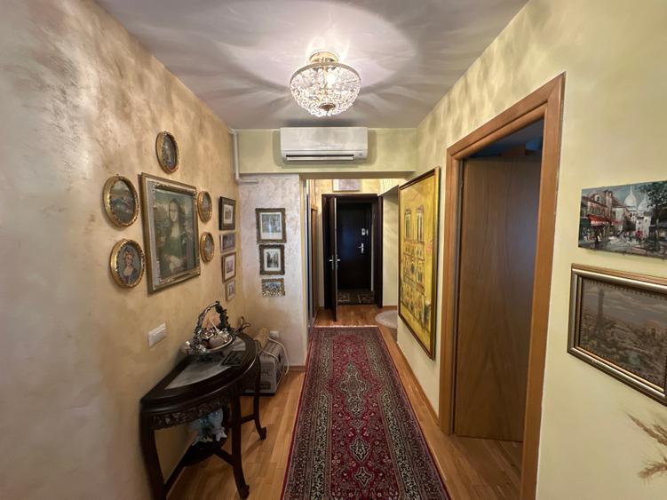 Apartament cu 4 camere decomandat în Cotroceni