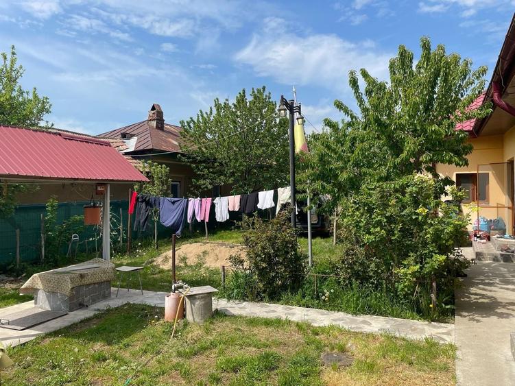 Casă individuală cu 4 camere cu Canalizare în Vârtoapele de Jos