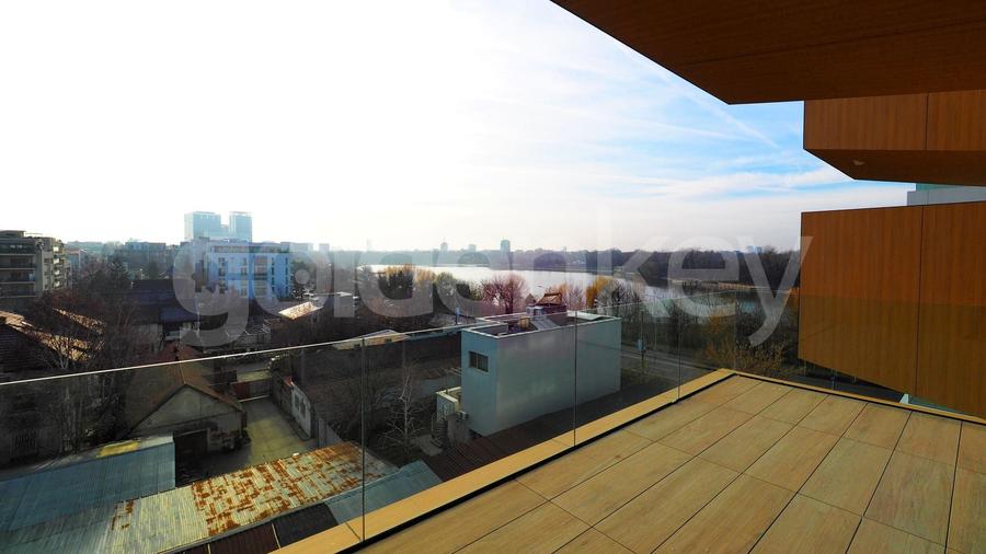 Apartament cu 4 camere decomandat în Floreasca