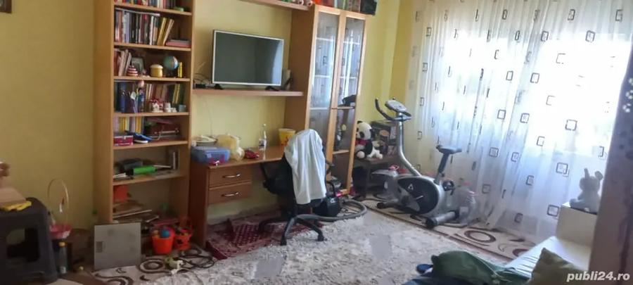 Apartament cu 3 camere decomandat în Central