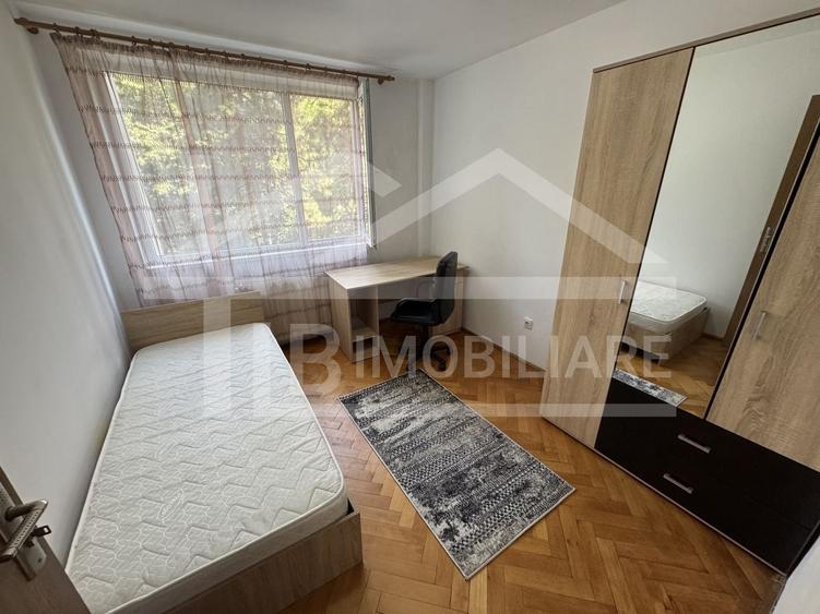 Apartament cu 3 camere decomandat în Cornișa