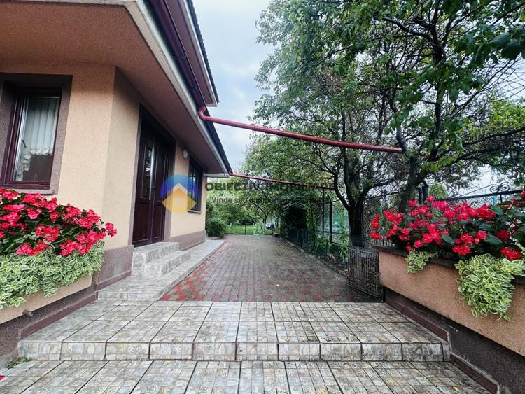 Casă cu 6 camere cu Teren 1584 Mp în Nord-Est
