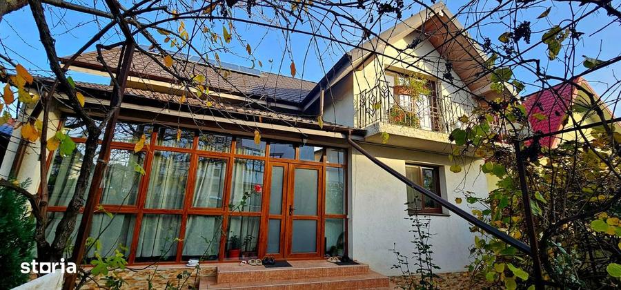Casă cu 4 camere cu Canalizare în Valea Lupului