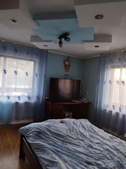 Casă cu 4 camere în Vlădești