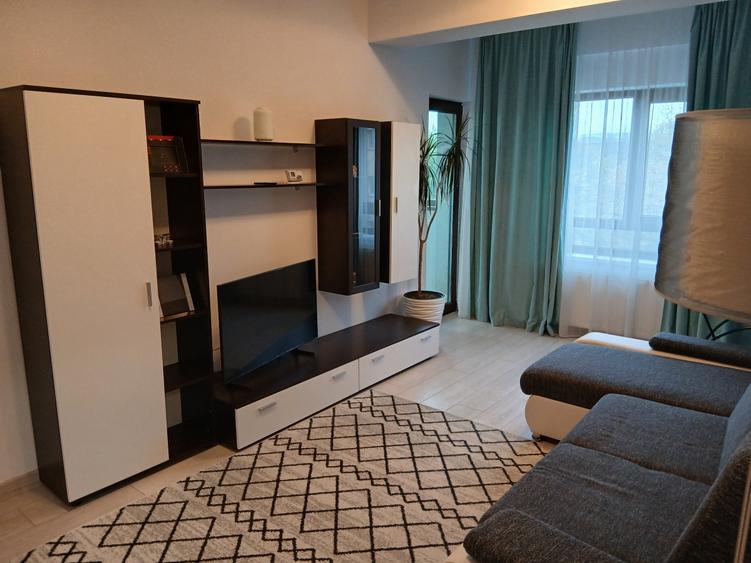 Apartament cu 2 camere decomandat în Nicolina