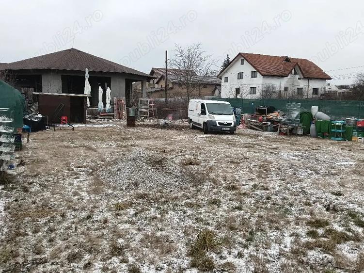 Teren de 800 mp, în Lilieci