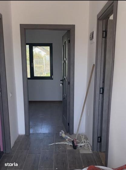 Casă cu 4 camere cu Teren 250 Mp în Ciritei