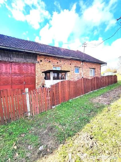 Casă cu 3 camere în Avram Iancu (Vârfurile)