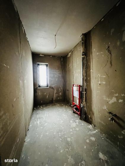 Apartament cu 4 camere în Aradului